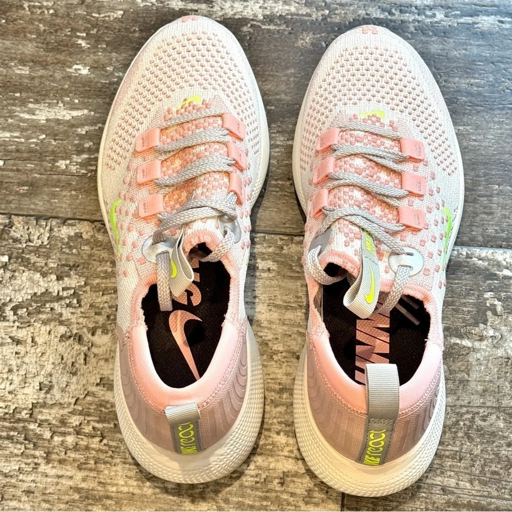 Nike React Escape Run Flyknit Running Shoes Womens Size 9 DC4269-101‎
